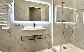 Le Petit Bijou Sète, 5 apartments, 4 canal vue et 1 studio cote rue
